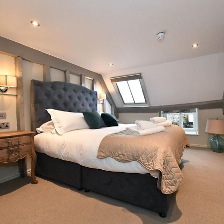 Lansdowne Strand Calne Room photo